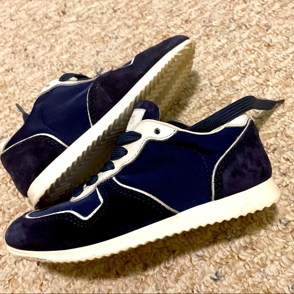 TOD’S Italian Junior Shoes - Picture 1 of 6